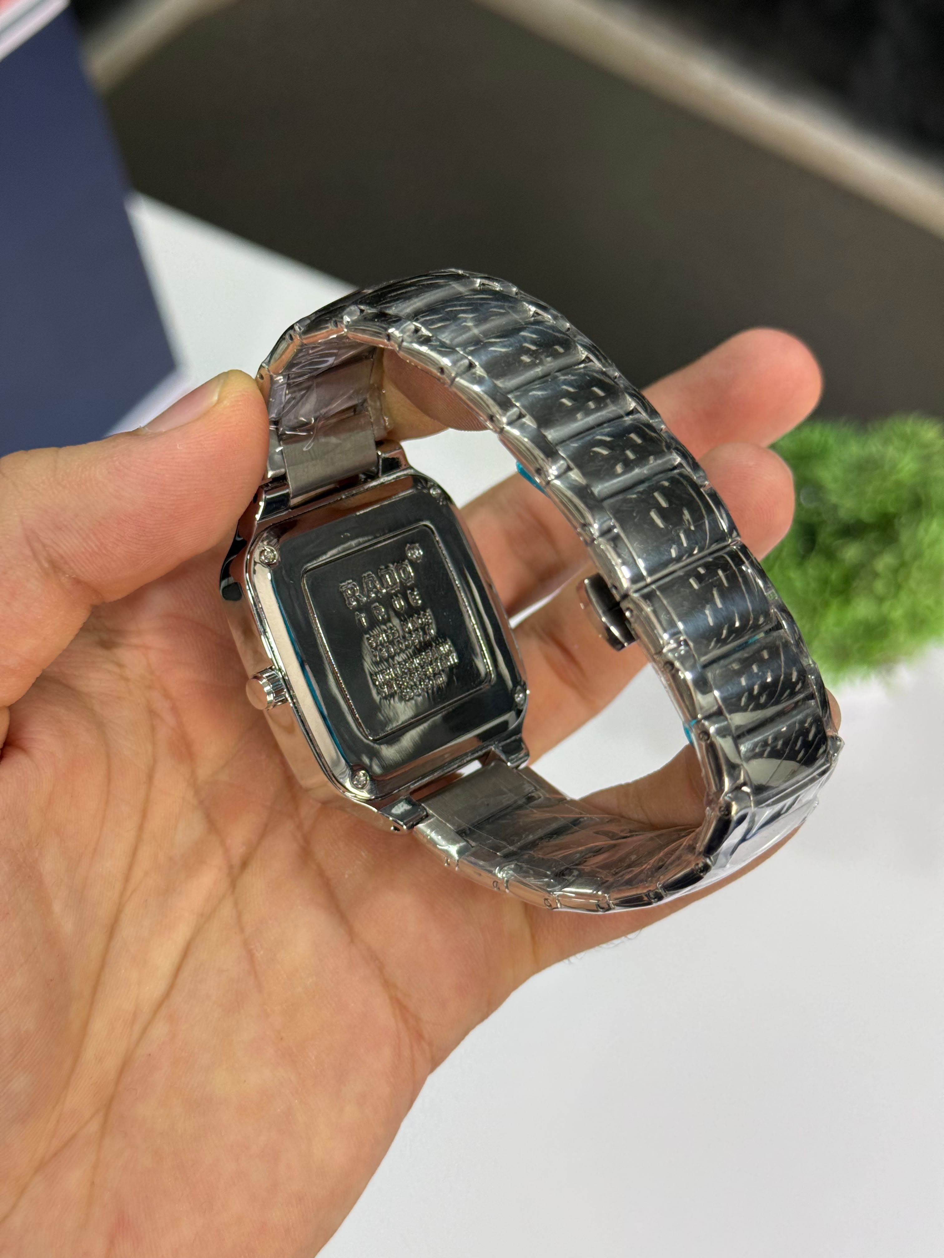 *Rado True Square Mens Analog watch Most Demanding