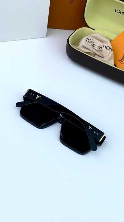 LOUIS VUITTON SUNGLASS D-38