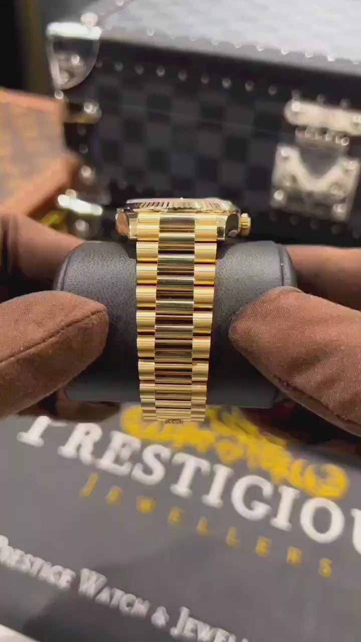 Rolex Oyster Perpetual Day Date Diamond Gold-Green 40 Battery