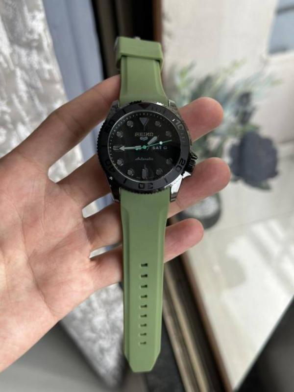 Seiko 5 Premium Watch Heavy Quartz