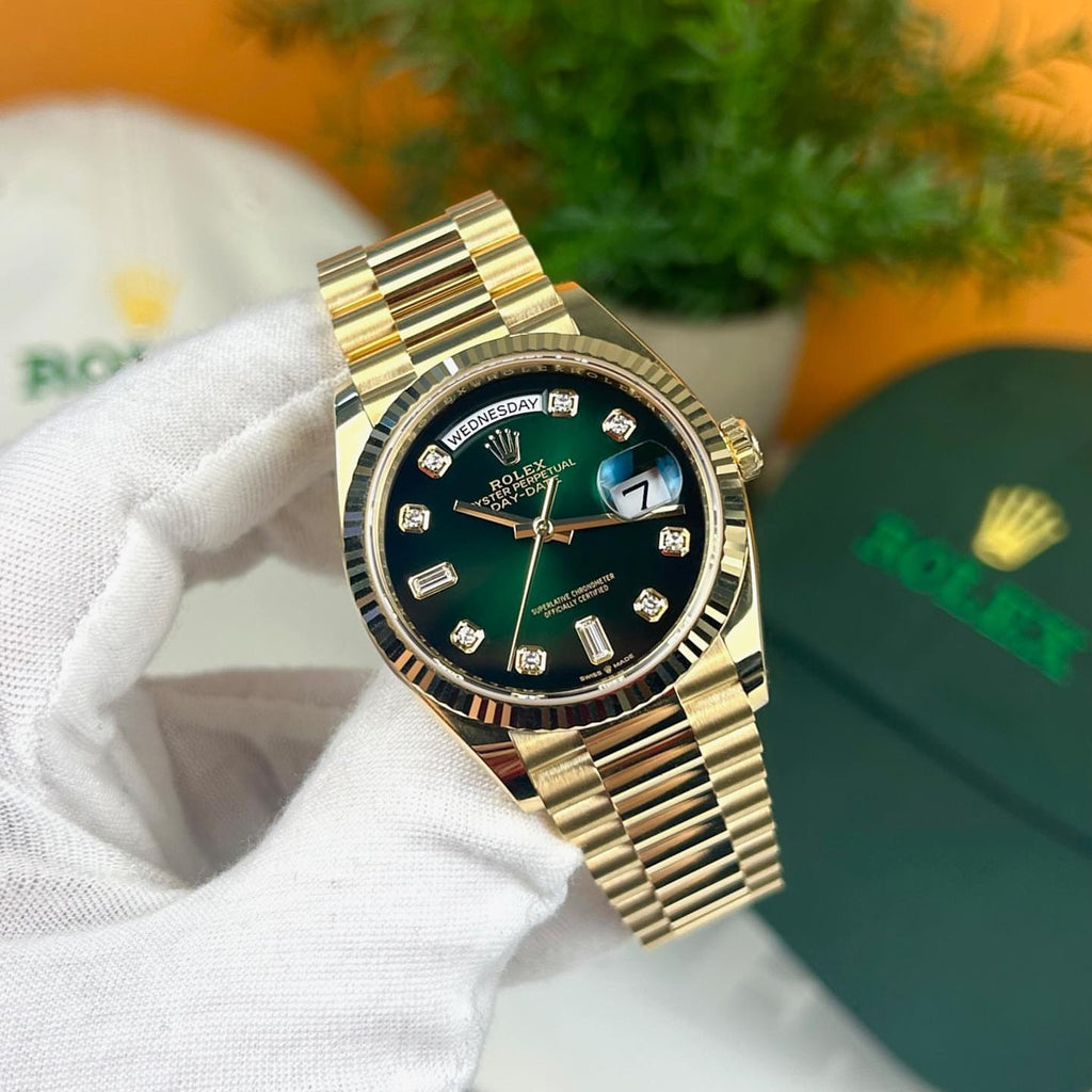 Rolex Oyster Perpetual Day Date Diamond Gold-Green 40 Battery