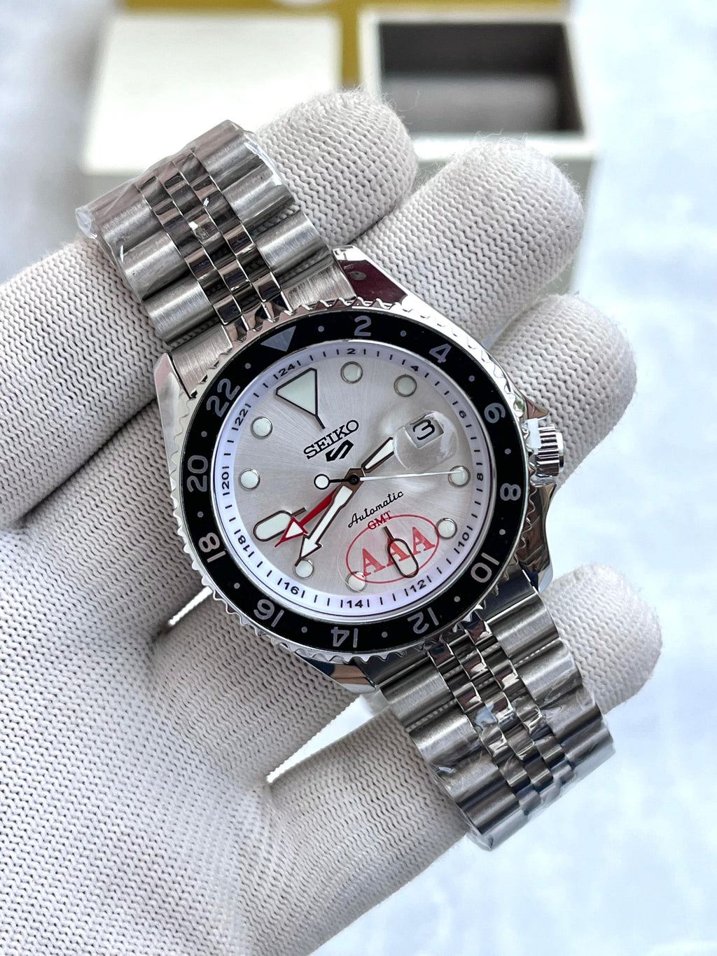 *Product name :* *Seiko Gmt Sports Quartz*